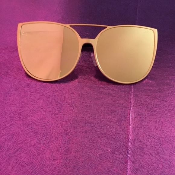 Quay Australia Accessories - Rose Gold Sorority Princess Quay Sunglasses